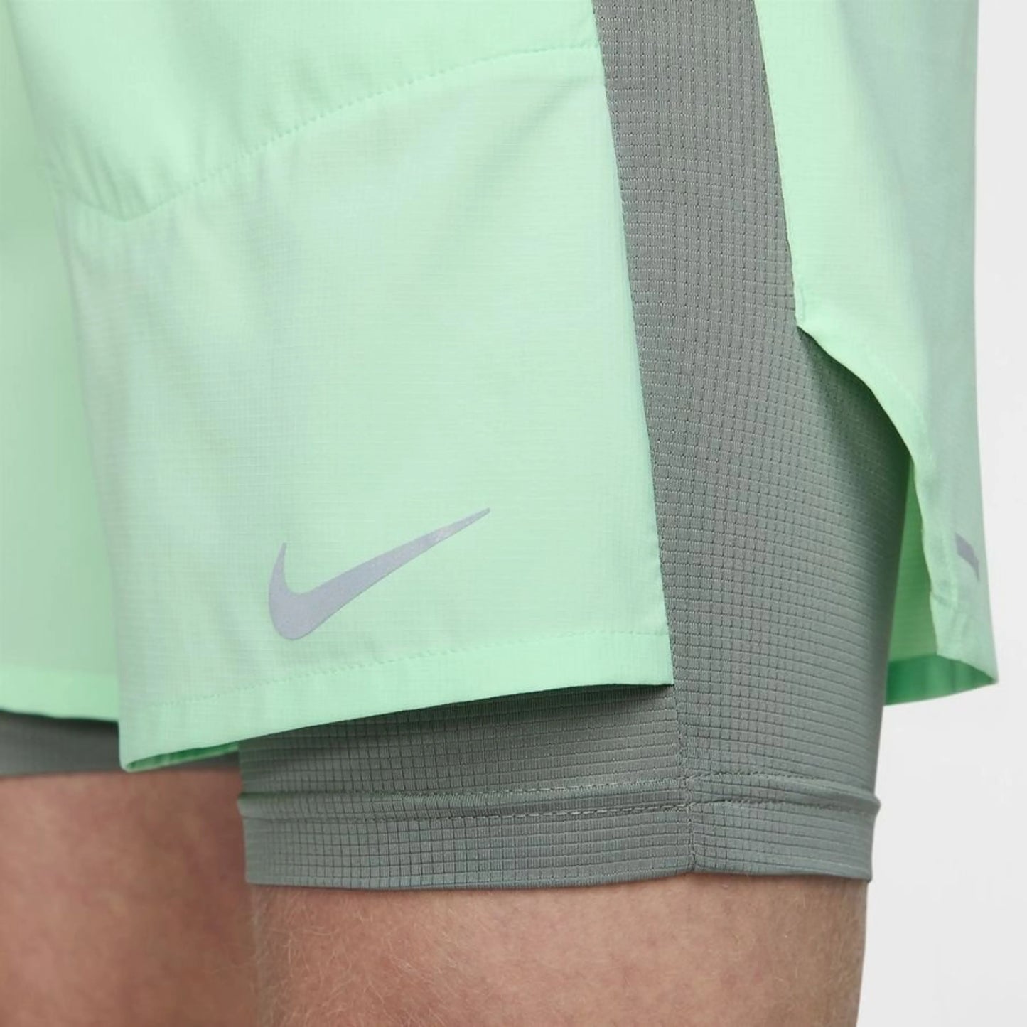 Nike Stride Dri-fit 5inch Hybrid 2 in 1 Running Shorts vapor
