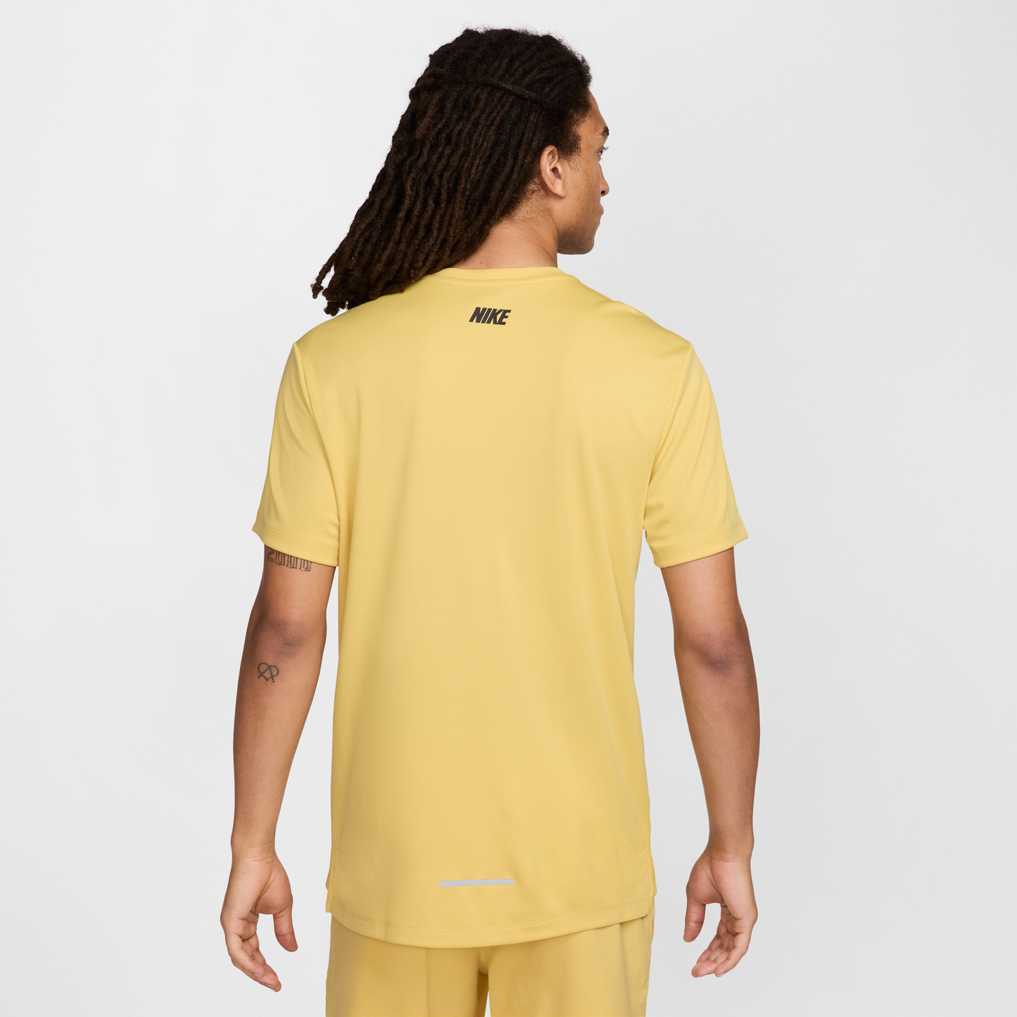 Nike Miler Graphic T-Shirt Saturn