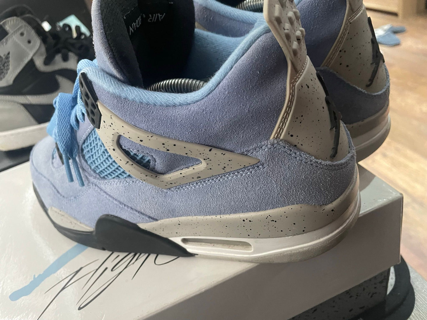 Jordan 4 UNC - USED