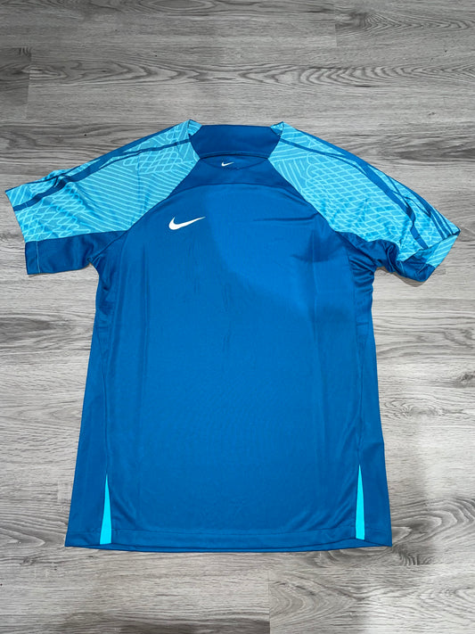 Nike turquoise T-Shirt