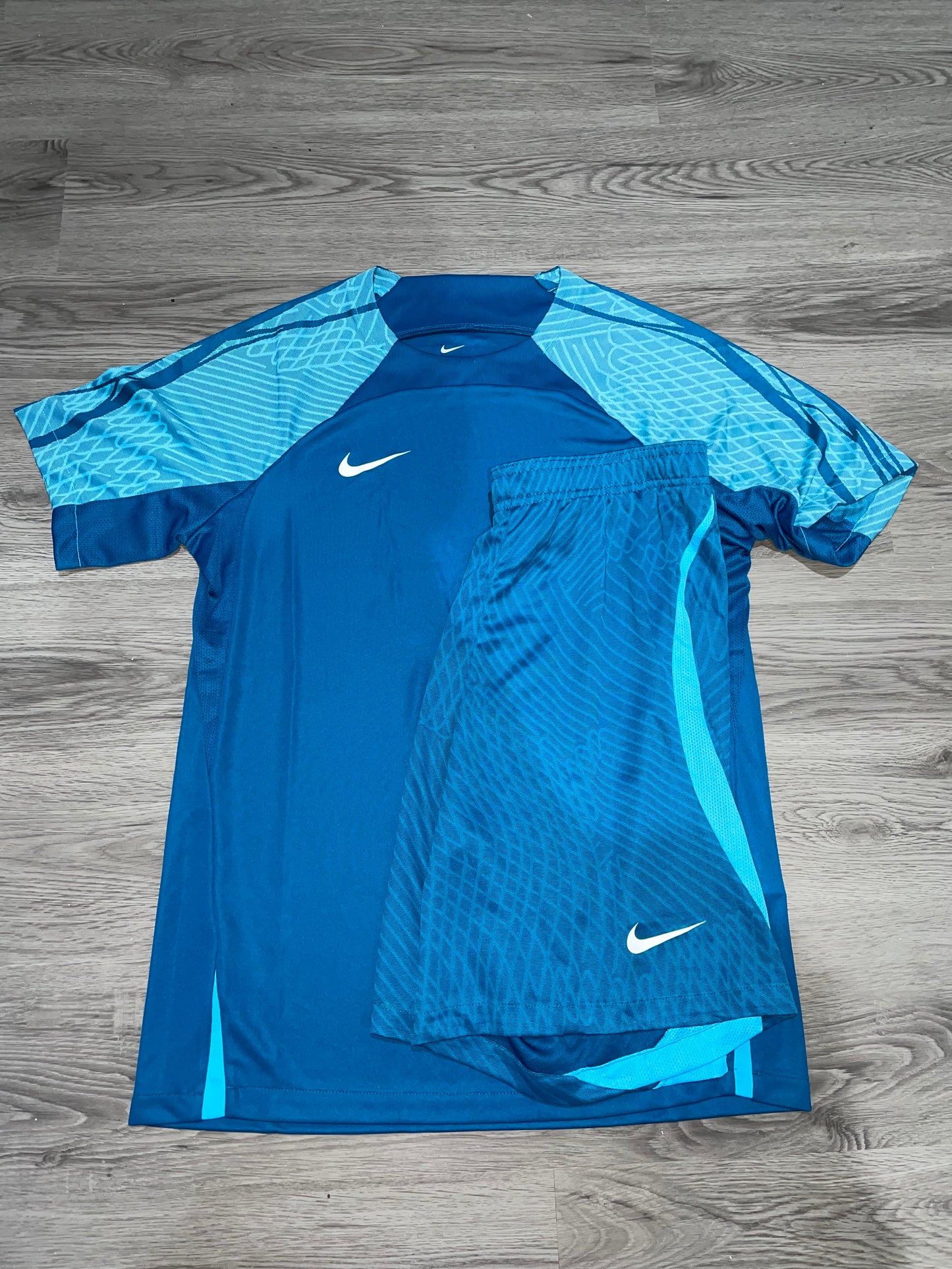 Nike Turquoise Set