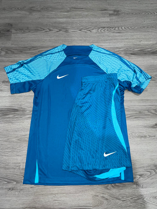 Nike Turquoise Set