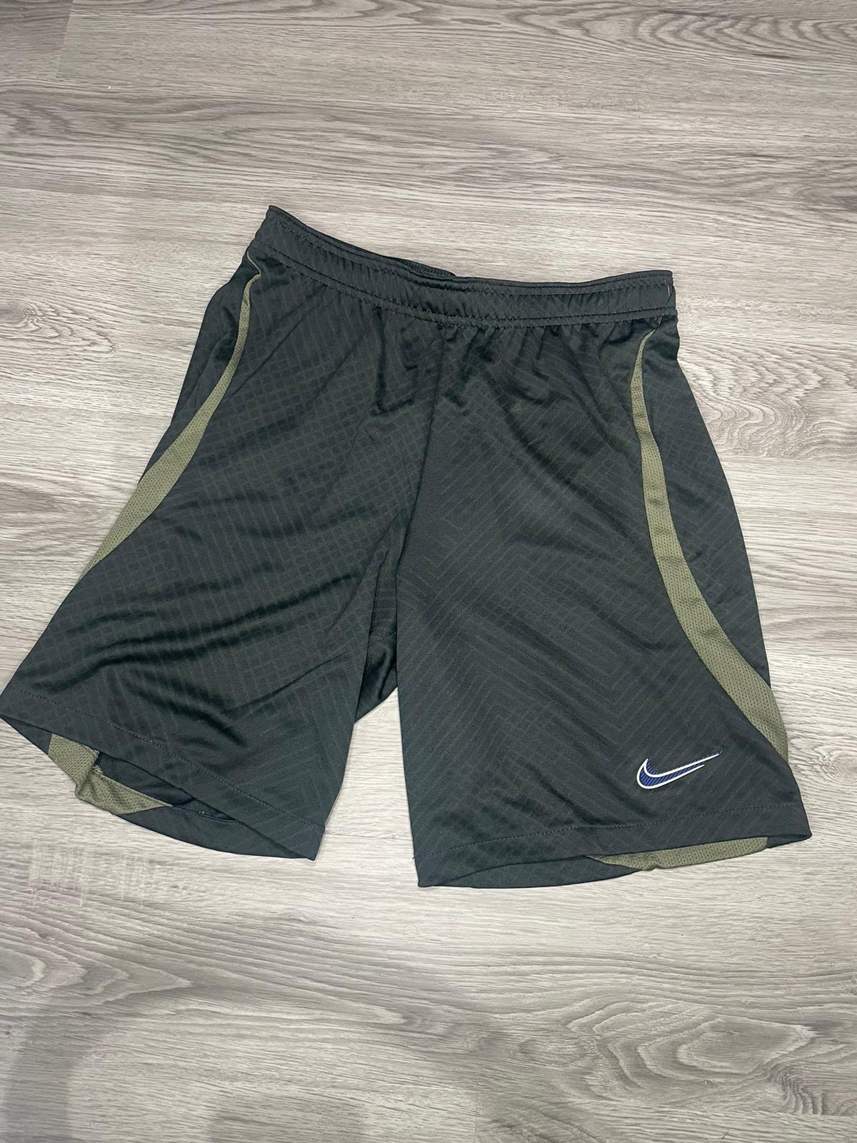 Nike Academy Green Pro Set - T Shirt / Shorts