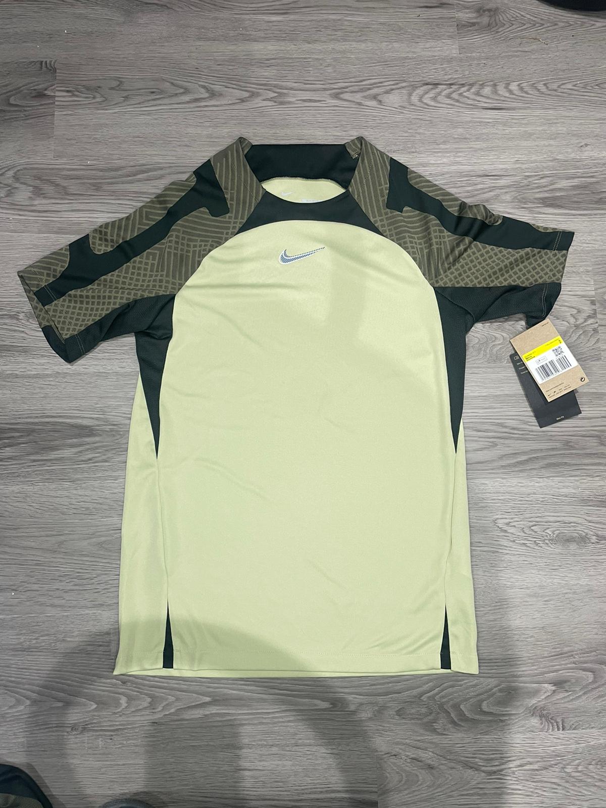 Nike Academy Green Pro Set - T Shirt / Shorts