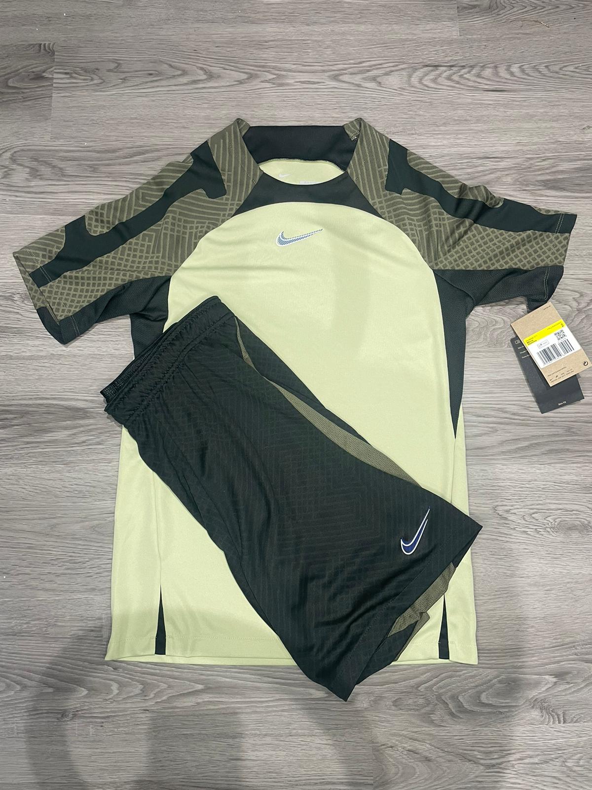 Nike Academy Green Pro Set - T Shirt / Shorts